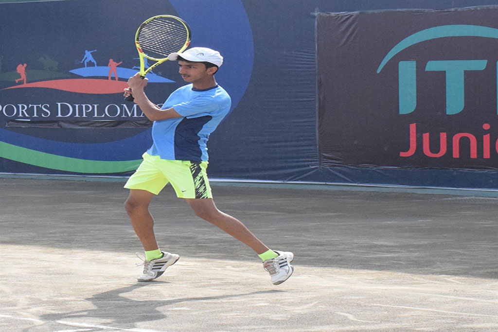 Shoaib, Huzaifa shocks seeded players in junior ranking tennis championship Khilari